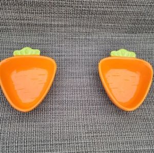 Carrot shaped dishes